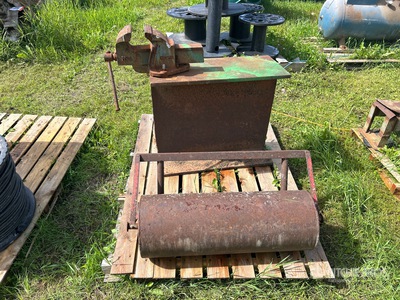 No. 6 Bench Vise, Steel Work Stand & Steel Roller