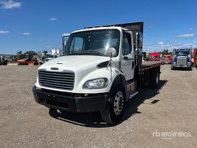 2021 Freightliner M2 106 4x2 Ciężarówka z płaską platformą
