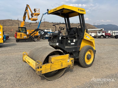 2017 Bomag BW124DH-40 Smooth Drum Compactor