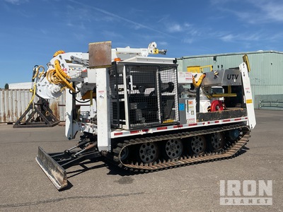 2021 UTV International Hercules 5042 Crawler Carrier Digger Derrick