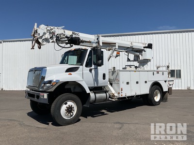 Altec on 2016 International 7300SFA 4x4 Digger Derrick Truck