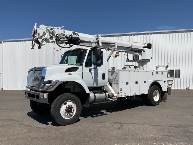 Altec on 2016 International 7300SFA 4x4 Digger Derrick Truck Altec on 2016 International 7300SFA 4x4 Digger Derrick Truck