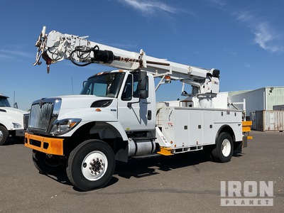 Altec DM47BT R on 2013 International 7300SFA 4x4 Digger Derrick Truck