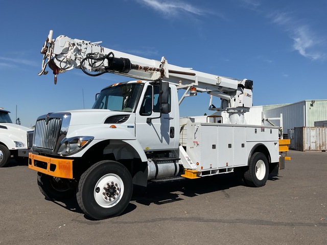 Altec DM47BT R on 2013 International 7300SFA 4x4 Digger Derrick Truck Altec DM47BT R on 2013 International 7300SFA 4x4 Digger Derrick Truck