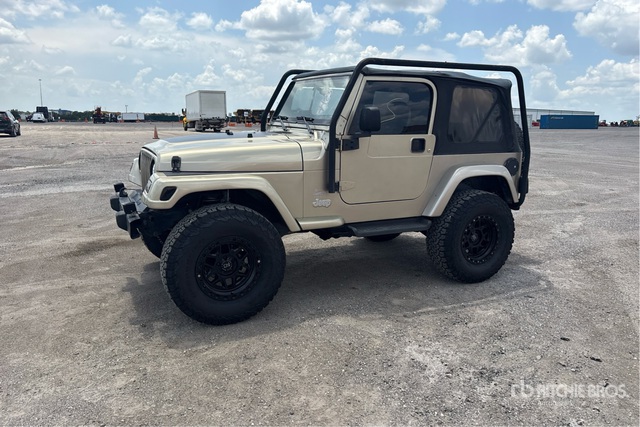 2004 Jeep Wrangler Sahara 4WD SUV
