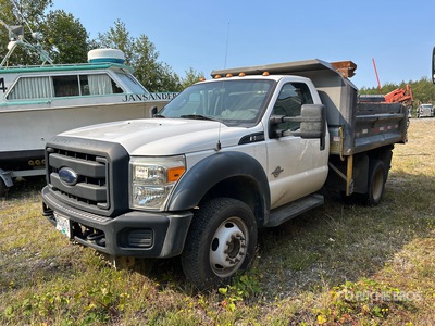 2013 Ford F-550 XL 4x4 Schneepflug-Lastzug (Inoperable)