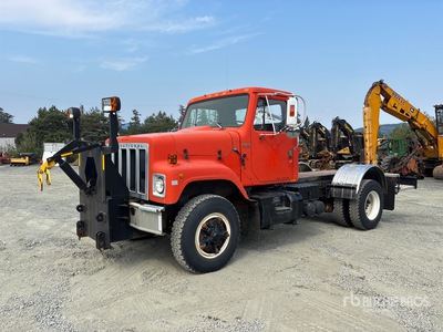 1984 International 2574 4x2 Cabine en chassis