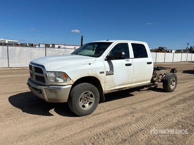 2013 Ram 2500 4x4 Crew Cab الكابينة والهيكل