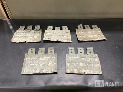 (115) M4 Three Mag Pouches