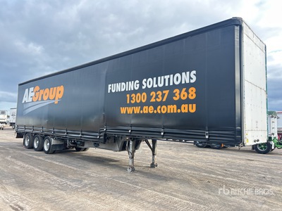 2003 MaxiTrans 14.6 m Tri/A Step Deck Curtain Side Trailer