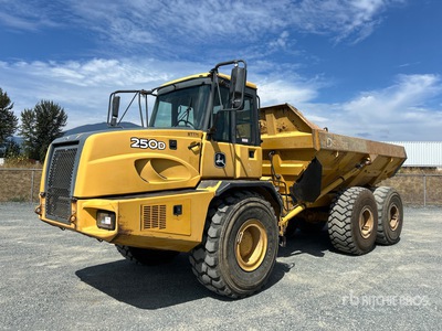 2013 John Deere 250 Articulated Dump Truck