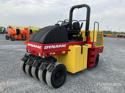 2013 Dynapac CP142 9 Wheel Rodillo Neumatico / Compacteur pneumatique