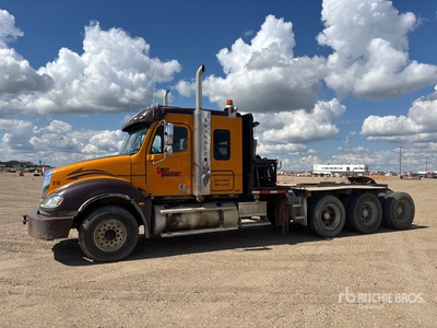 2006 Freightliner Columbia 120 8x6 Sleeper Winch Truck