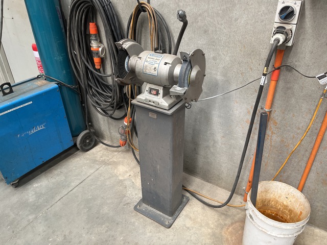 Linishall Model BG8 200 mm Bench Grinder Linishall Model BG8 200 mm Bench Grinder