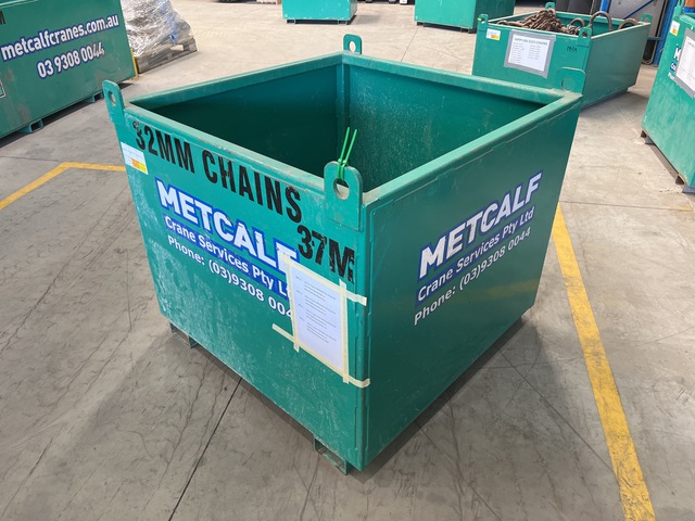 Quantity of (4) 32 mm x 3.7 m G80 Chain Slings