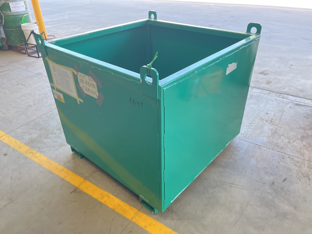 Quantity of G100 Chains & Rigging Box