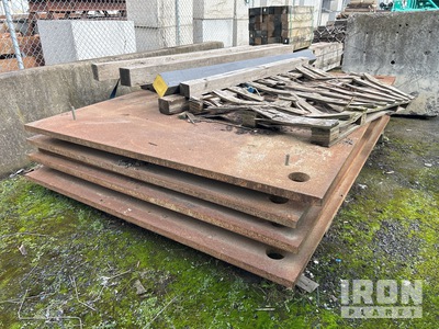 Quantity of (4) 2 m x 2 m Crawler Steel Plates