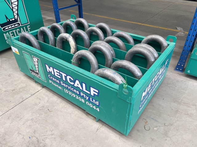 Quantity of (19) 85t Bow Shackle Quantity of (19) 85t Bow Shackle