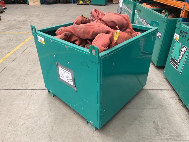 Quantity of (4) 80 t x 6 m Soft Sling