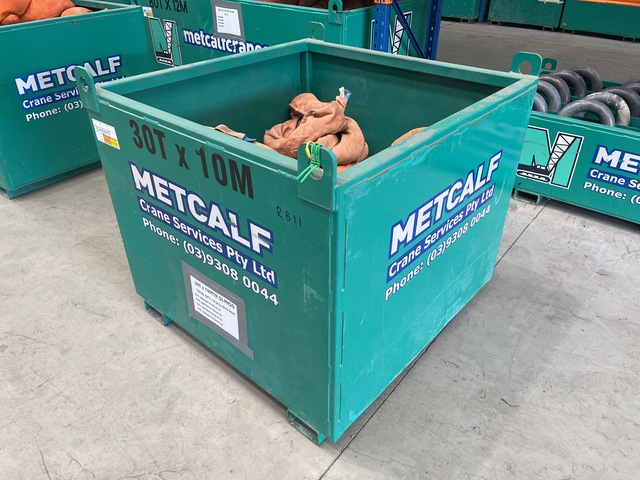 Quantity of (4) 30 t x 10 m Soft Sling