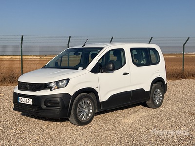 2021 Peugeot Rifter Passenger Van