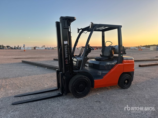 2020 Toyota 8FGU32 6500 lb Forklift