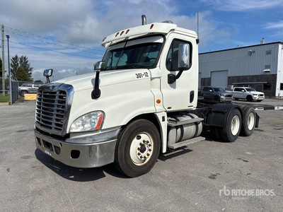 2012 Freightliner Cascadia 125 6x4 Ciągnik siodłowy T/A z kabiną dzienną