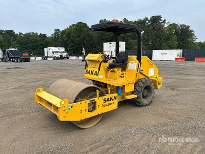 2022 Sakai SV204D Compacteur à tambour lisse