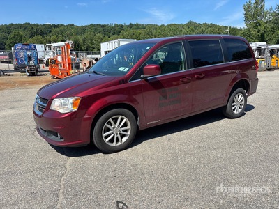 2019 Dodge Grand Caravan SXT Handicapped Kneelvan Minivan