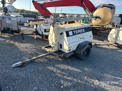 2013 Terex AL4 6 kW を見 Light Tower (Inoperable)