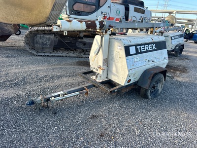 2013 Terex AL4 6 kW を見 Light Tower (Inoperable)
