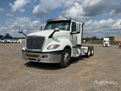 2019 International LT625 6x4 T/A Dagcabine Trekker