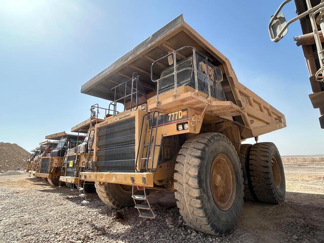 2003 Cat 777D Haul Truck