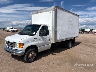2003 Ford E-350 4x2 Moving Camion fourgon