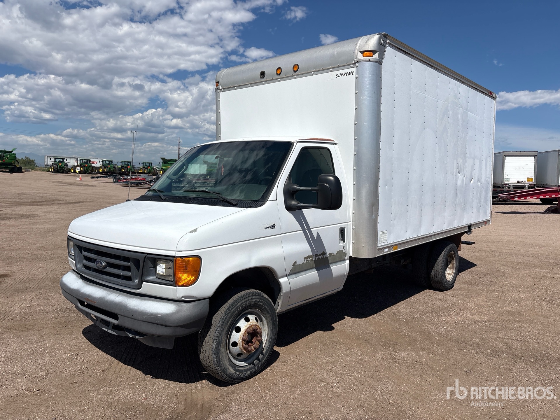 2004 Ford E-350 4x2 Moving Van Truck