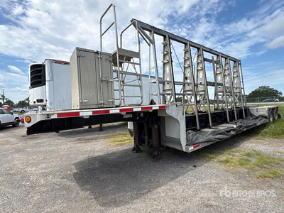 2004 Manac 48 ft Glass Trailer