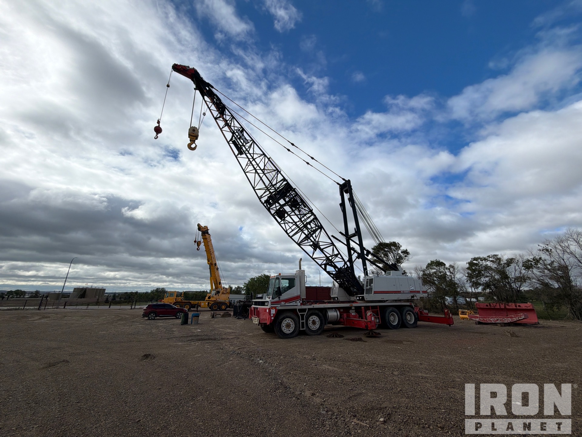2011 Link-Belt HC-238HII 150 ton Lattice-Boom Truck Crane