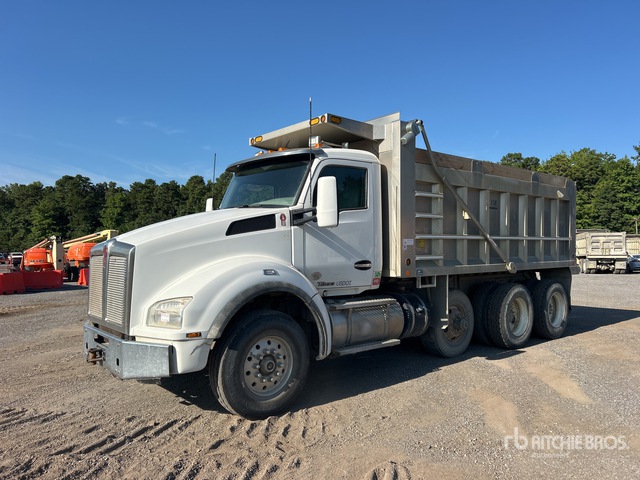 2017 Kenworth T880 8x4 Tri/A Dump Truck