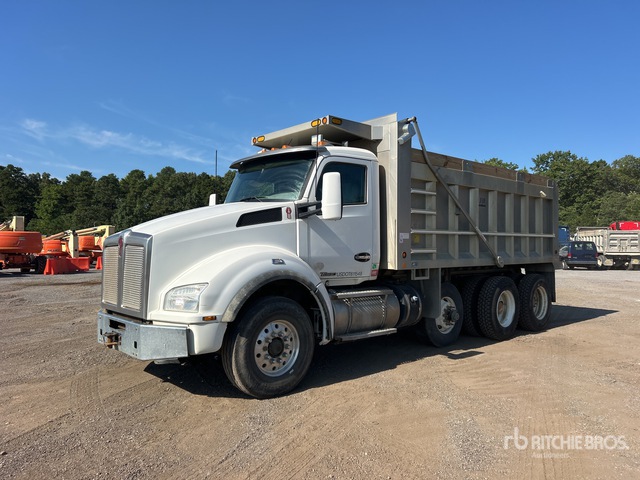 2017 Kenworth T880 8x4 Tri/A Dump Truck