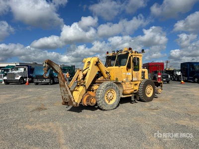 2004 Pettibone 441B Cargador oscilante