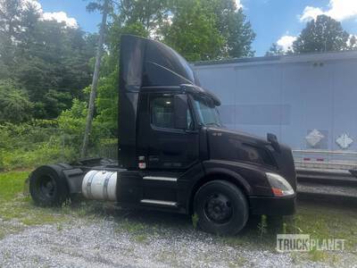 2015 Volvo VNL S/A Day Cab Truck Tractor (Inoperable)
