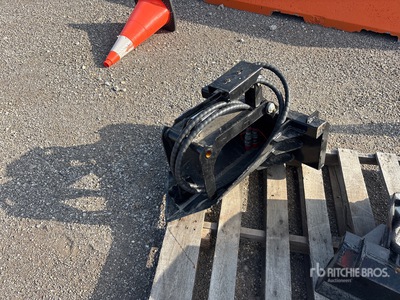 2026 GIYI GY-SGB20 24 in Mini Grapple Pala para Tocones de Minicargadora (Unused)