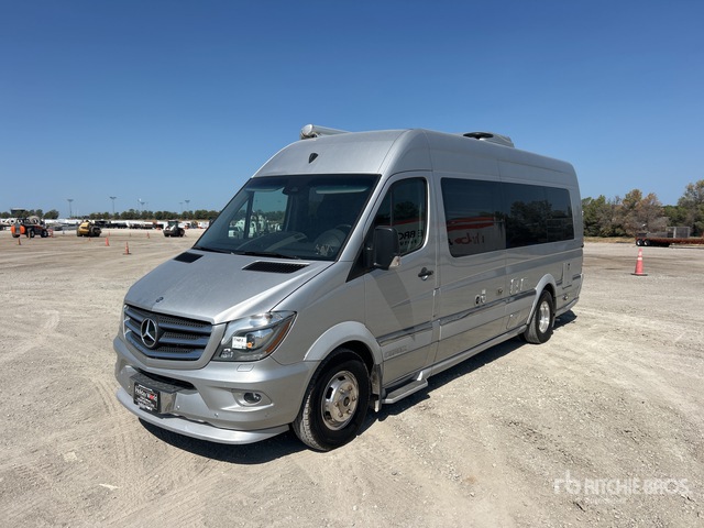 WD3PF4CD4F5978946 2015 Airstream Interstate 24 GL photo no. 1