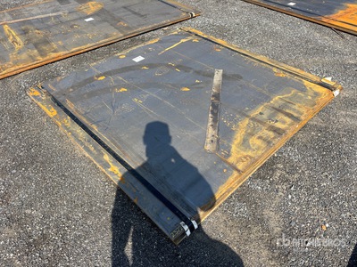 Quantity of (2) 2025 Kit Containers 72x75x.75 Stalen platen