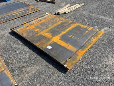 Quantity of (2) 2025 Kit Containers 60x88x1" Stalen platen