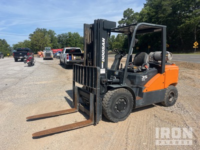2019 Doosan G35 6950 lb Pneumatic Tire رافعة شوكية