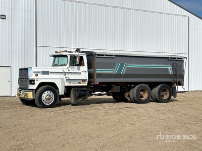 1987 Ford LTL9000 6x4 Camión de granos