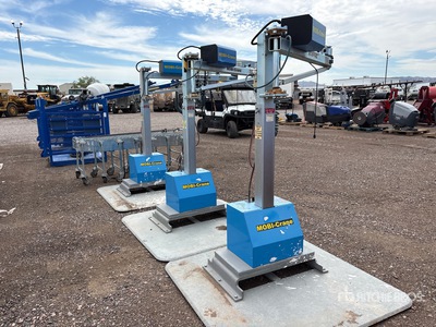 Quantity of (4) MOBI Cranes, Portable Expandable Conveyor Table Divers - Industriel