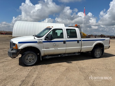 2005 Ford F-350 XL 4x4 Crew Cab Pickup