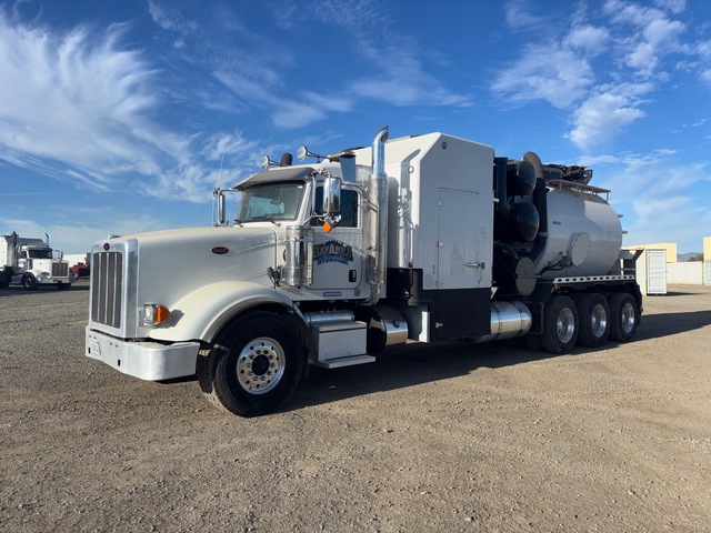 Tornado Global Hydrovacs F4ECO-LITE on 2018 Peterbilt 367 8x4 Vacuum Excavator Truck Tornado Global Hydrovacs F4ECO-LITE on 2018 Peterbilt 367 8x4 Vacuum Excavator Truck